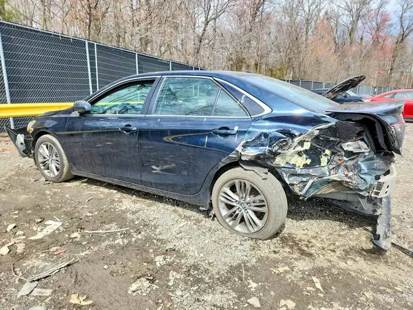 4T1BF1FKXGU121316 2016 TOYOTA CAMRY - Image 2