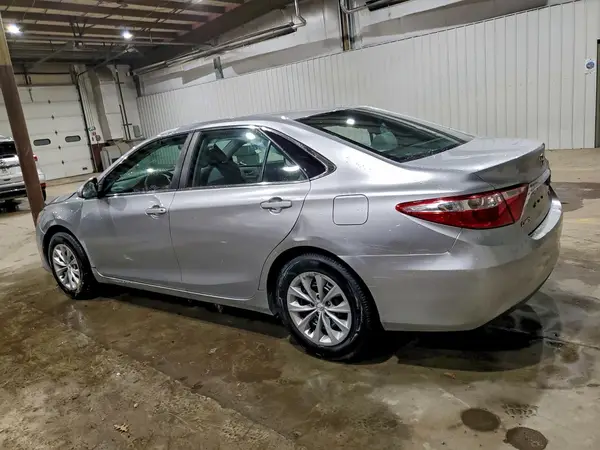 4T1BF1FKXGU121381 2016 TOYOTA CAMRY - Image 2