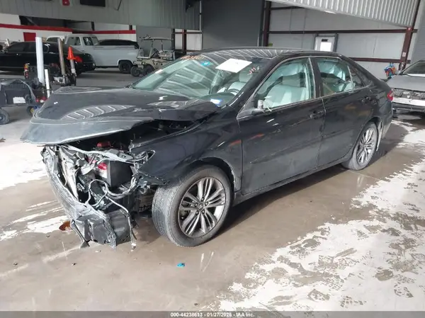 4T1BF1FKXGU121929 2016 TOYOTA CAMRY - Image 2