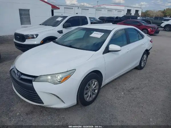 4T1BF1FKXGU124992 2016 TOYOTA CAMRY - Image 2