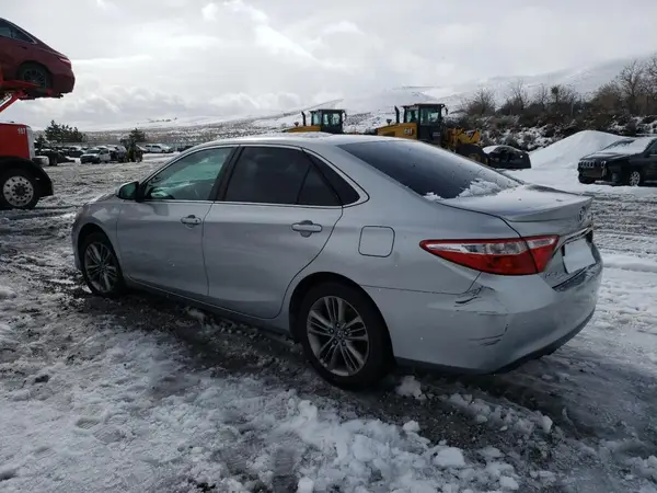 4T1BF1FKXGU125947 2016 TOYOTA CAMRY - Image 2