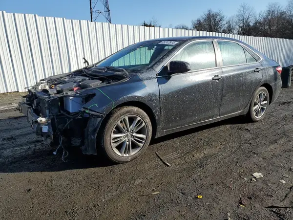 4T1BF1FKXGU127973 2016 TOYOTA CAMRY - Image 1
