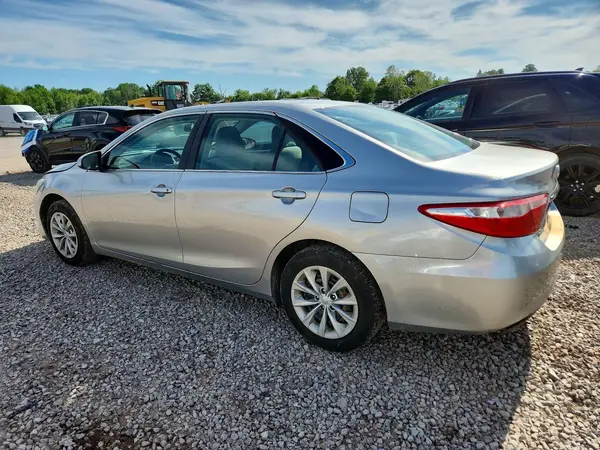 4T1BF1FKXGU131442 2016 TOYOTA CAMRY - Image 2