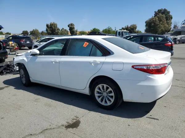 4T1BF1FKXGU133286 2016 TOYOTA CAMRY - Image 2