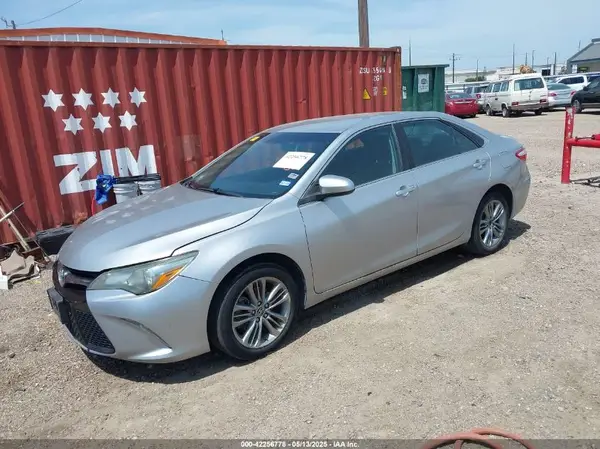 4T1BF1FKXGU135992 2016 TOYOTA CAMRY - Image 2