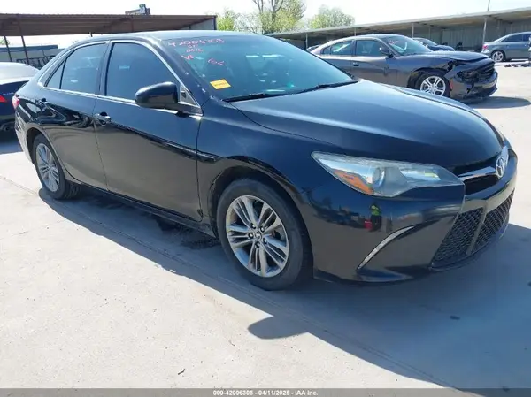 4T1BF1FKXGU137340 2016 TOYOTA CAMRY - Image 1
