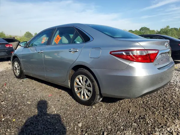 4T1BF1FKXGU139475 2016 TOYOTA CAMRY - Image 2