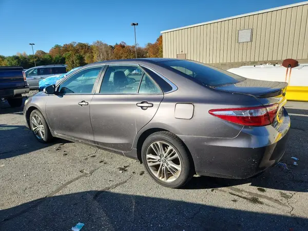 4T1BF1FKXGU141159 2016 TOYOTA CAMRY - Image 2