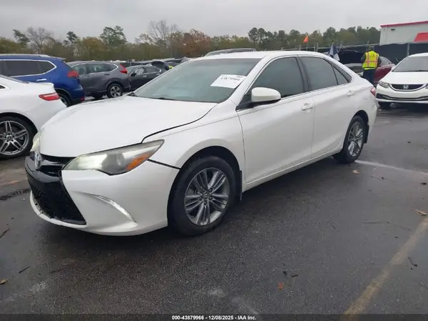 4T1BF1FKXGU143185 2016 TOYOTA CAMRY - Image 2