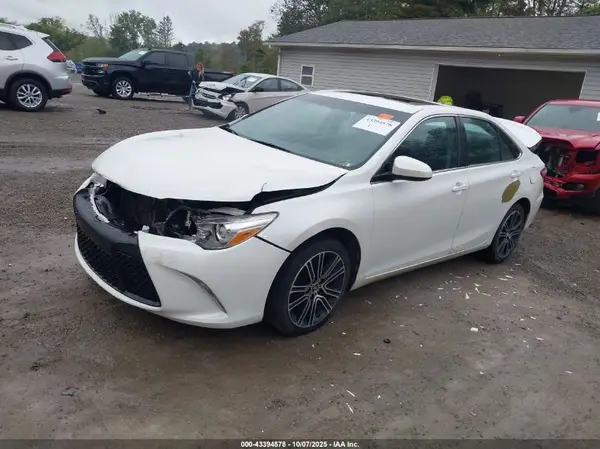 4T1BF1FKXGU143526 2016 TOYOTA CAMRY - Image 2