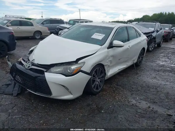 4T1BF1FKXGU143980 2016 TOYOTA CAMRY - Image 2