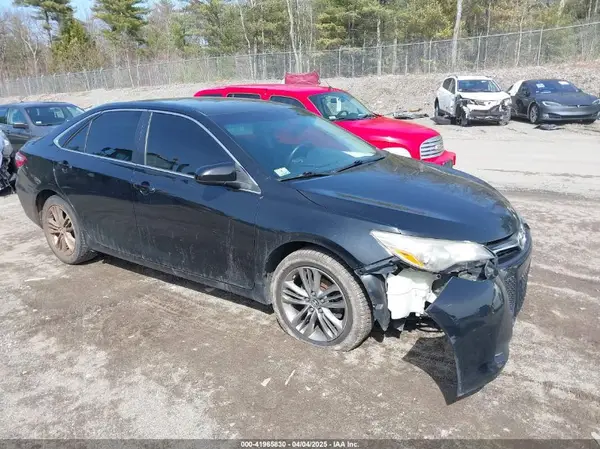 4T1BF1FKXGU144059 2016 TOYOTA CAMRY - Image 1