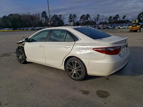 4T1BF1FKXGU145549 2016 TOYOTA CAMRY - Image 2