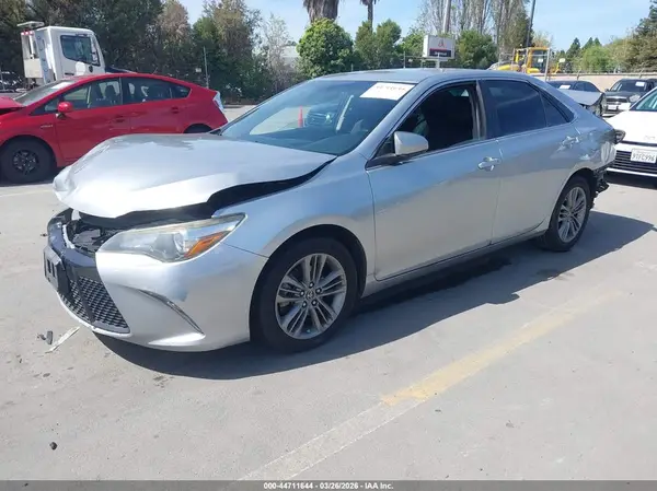4T1BF1FKXGU147026 2016 TOYOTA CAMRY - Image 2