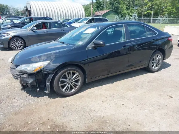 4T1BF1FKXGU148757 2016 TOYOTA CAMRY - Image 2