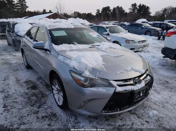 4T1BF1FKXGU149326 2016 TOYOTA CAMRY - Image 1