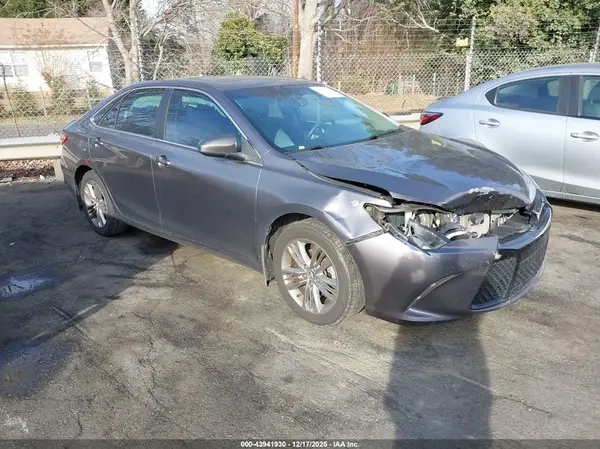 4T1BF1FKXGU150993 2016 TOYOTA CAMRY - Image 1