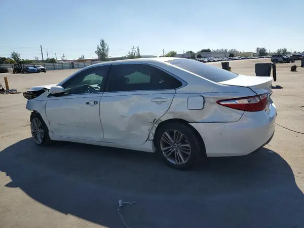 4T1BF1FKXGU156468 2016 TOYOTA CAMRY - Image 2