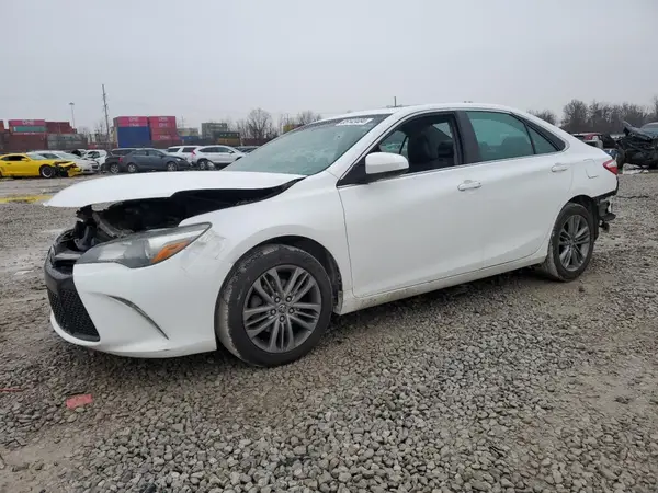 4T1BF1FKXGU156700 2016 TOYOTA CAMRY - Image 1