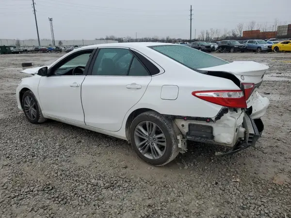 4T1BF1FKXGU156700 2016 TOYOTA CAMRY - Image 2