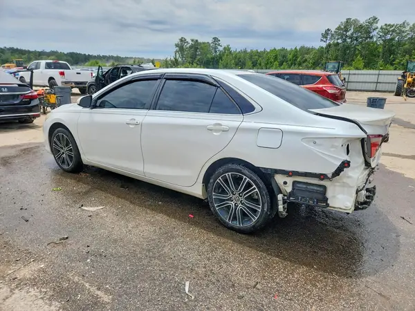 4T1BF1FKXGU161895 2016 TOYOTA CAMRY - Image 2