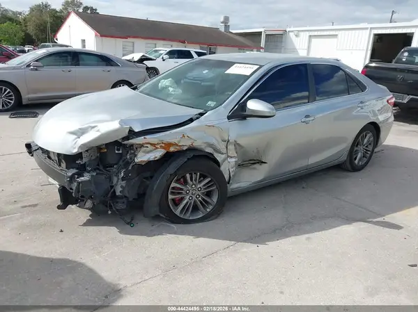 4T1BF1FKXGU161914 2016 TOYOTA CAMRY - Image 2