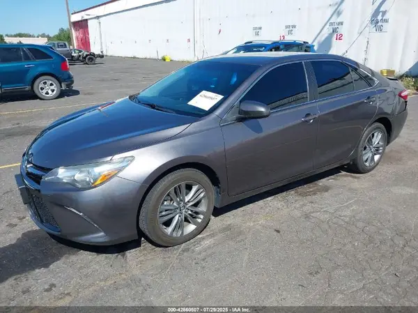 4T1BF1FKXGU163338 2016 TOYOTA CAMRY - Image 2
