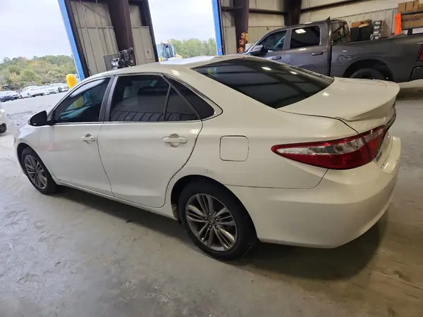 4T1BF1FKXGU163761 2016 TOYOTA CAMRY - Image 2