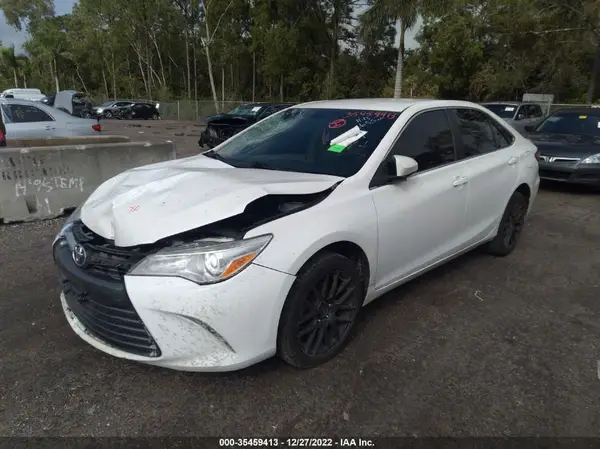 4T1BF1FKXGU165655 2016 TOYOTA CAMRY - Image 2