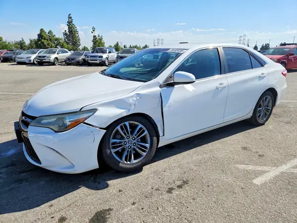 4T1BF1FKXGU166627 2016 TOYOTA CAMRY - Image 1
