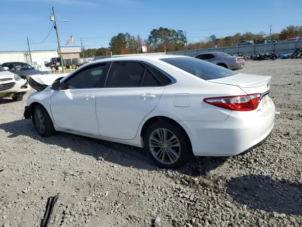4T1BF1FKXGU168586 2016 TOYOTA CAMRY - Image 2
