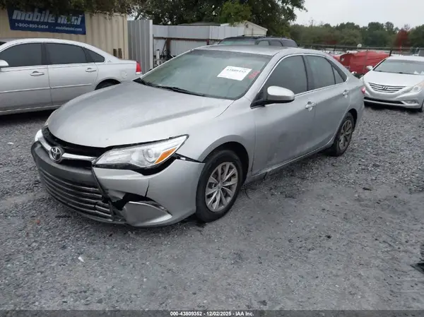 4T1BF1FKXGU169267 2016 TOYOTA CAMRY - Image 2