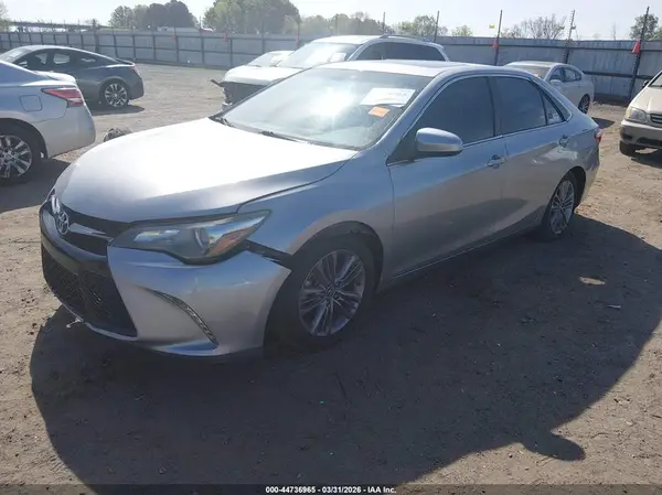 4T1BF1FKXGU170256 2016 TOYOTA CAMRY - Image 2