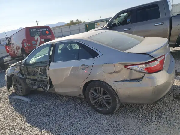4T1BF1FKXGU171827 2016 TOYOTA CAMRY - Image 2