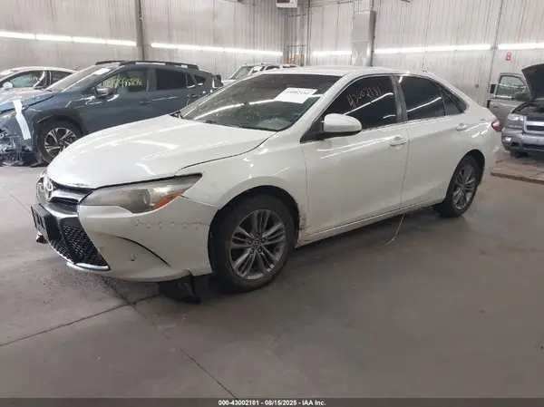 4T1BF1FKXGU172847 2016 TOYOTA CAMRY - Image 2