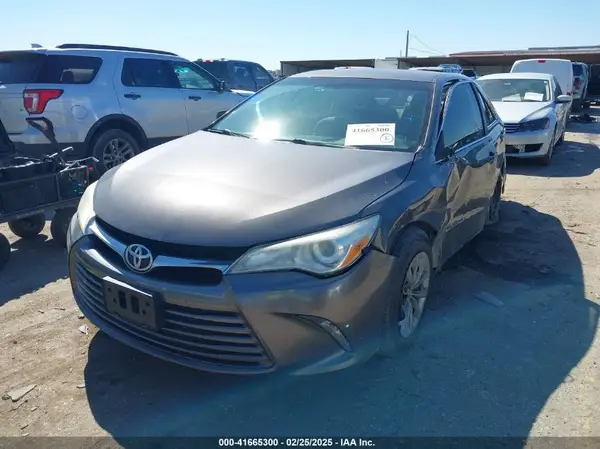 4T1BF1FKXGU173609 2016 TOYOTA CAMRY - Image 2