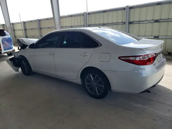 4T1BF1FKXGU175179 2016 TOYOTA CAMRY - Image 2