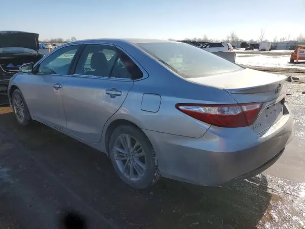 4T1BF1FKXGU176087 2016 TOYOTA CAMRY - Image 2