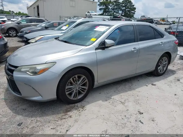 4T1BF1FKXGU176543 2016 TOYOTA CAMRY - Image 2