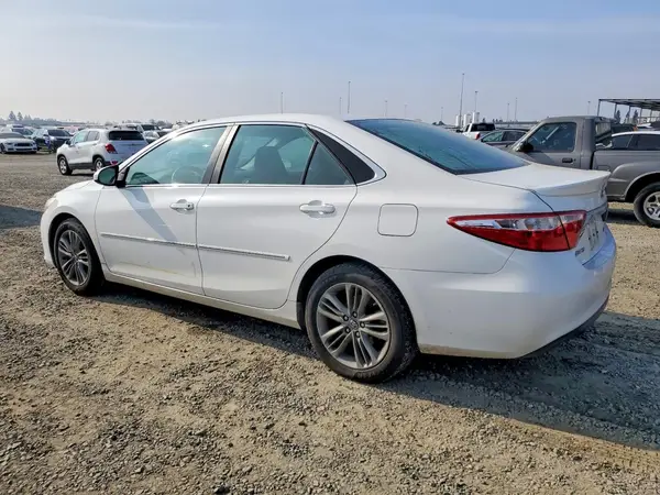 4T1BF1FKXGU184089 2016 TOYOTA CAMRY - Image 2