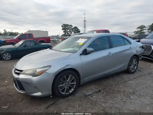 4T1BF1FKXGU185162 2016 TOYOTA CAMRY - Image 2