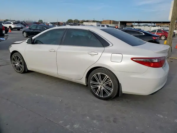 4T1BF1FKXGU186053 2016 TOYOTA CAMRY - Image 2