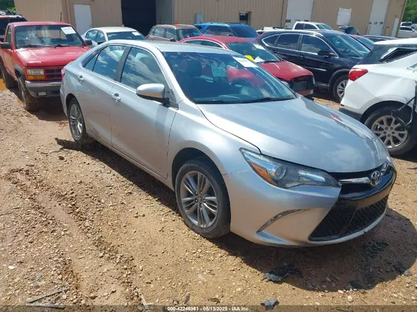 4T1BF1FKXGU188577 2016 TOYOTA CAMRY - Image 1