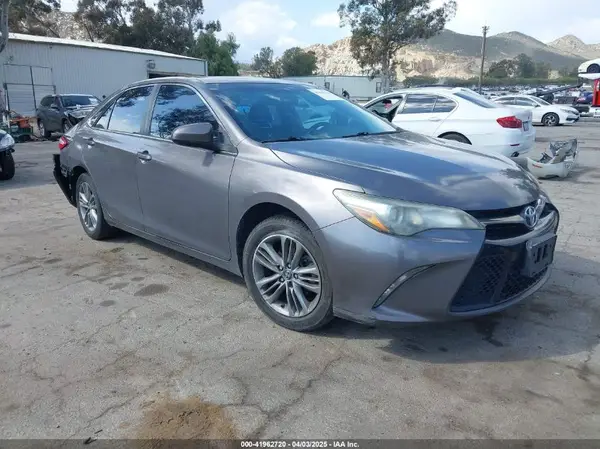 4T1BF1FKXGU189003 2016 TOYOTA CAMRY - Image 1