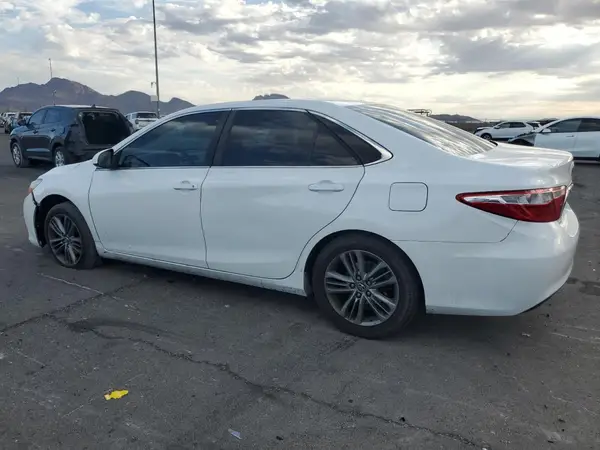 4T1BF1FKXGU189843 2016 TOYOTA CAMRY - Image 2