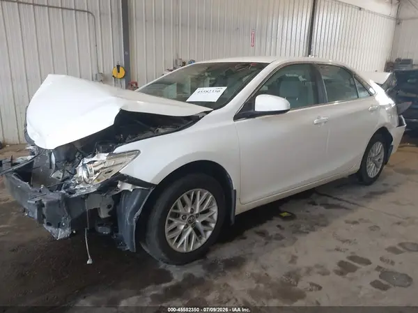4T1BF1FKXGU189969 2016 TOYOTA CAMRY - Image 2