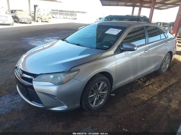 4T1BF1FKXGU191835 2016 TOYOTA CAMRY - Image 2