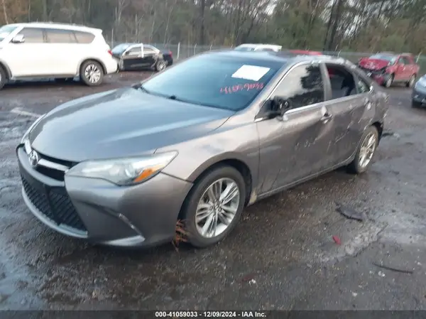 4T1BF1FKXGU192693 2016 TOYOTA CAMRY - Image 2