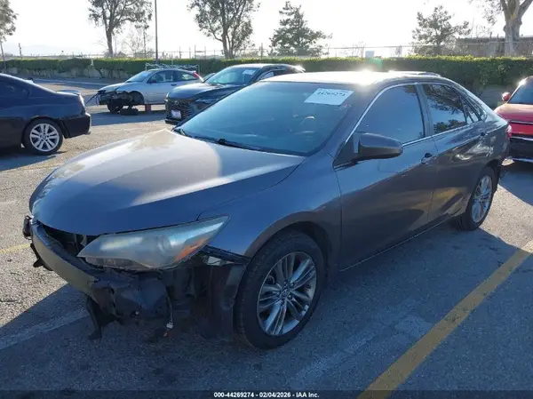 4T1BF1FKXGU193424 2016 TOYOTA CAMRY - Image 2