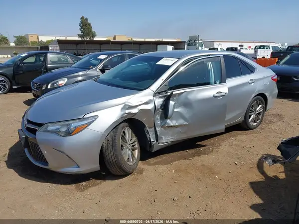 4T1BF1FKXGU194993 2016 TOYOTA CAMRY - Image 2